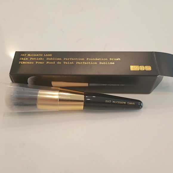 💋Pat McGrath Sublime Foundation Brush *NEW - Picture 1 of 4